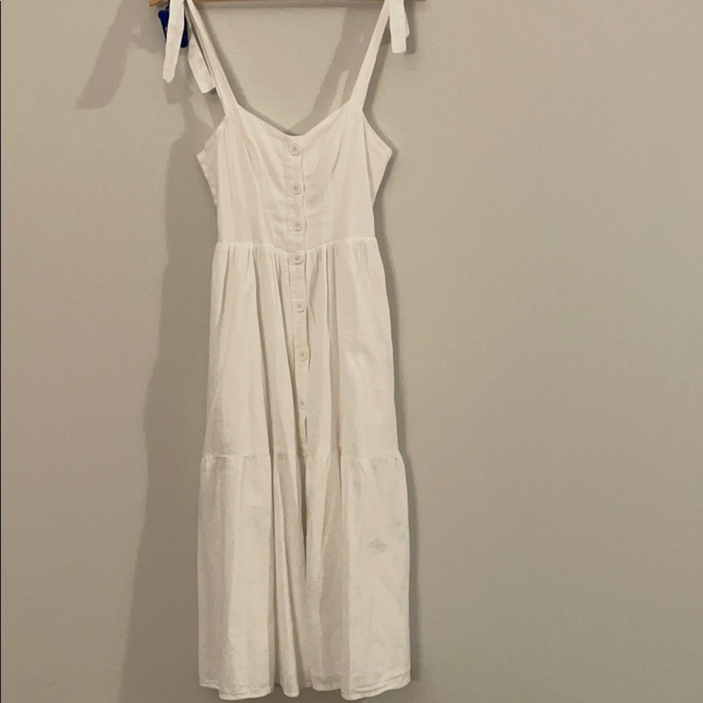 UO WHITE SUMMER DRESS!!